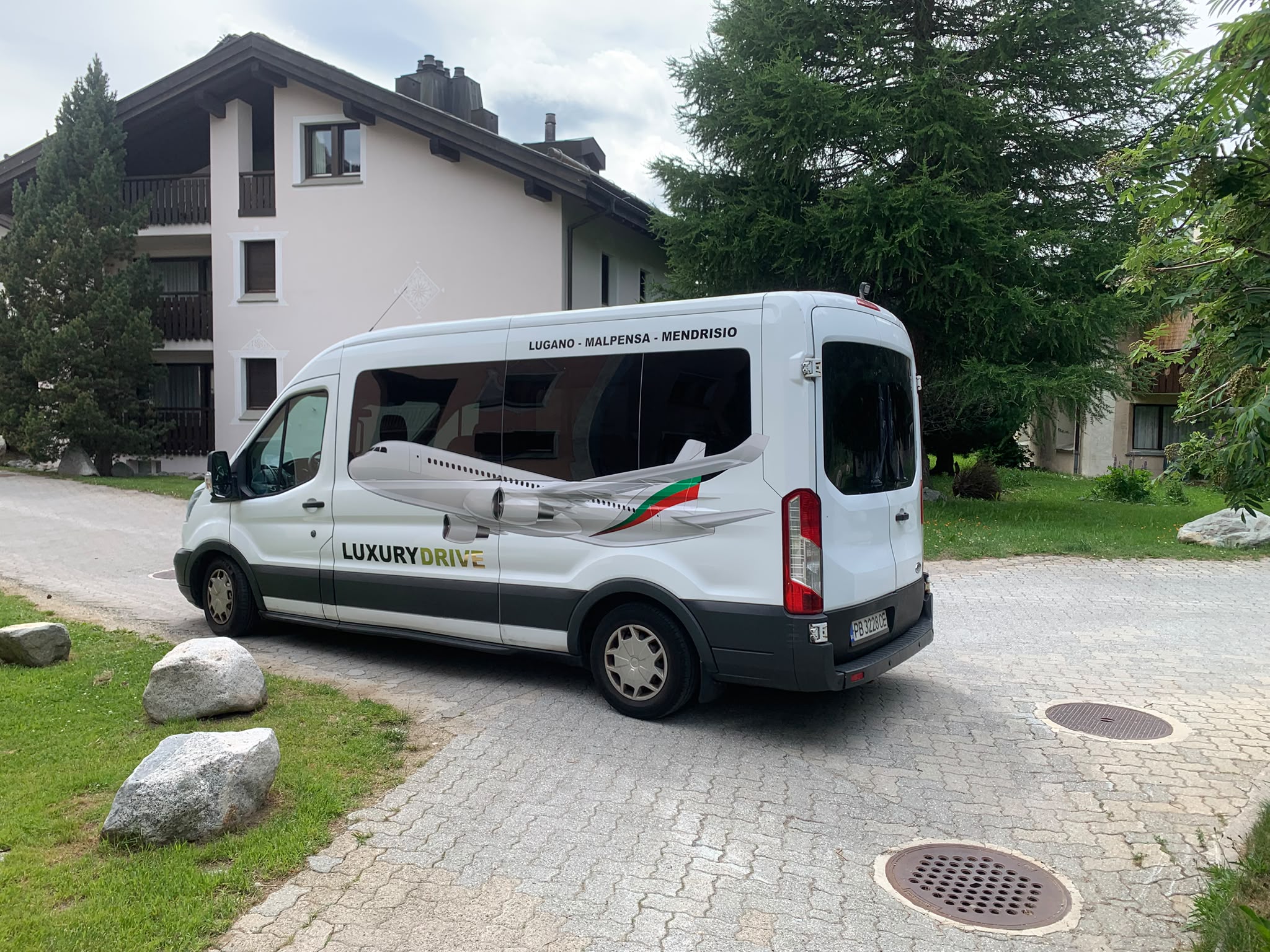 Shuttle Luxury Drive